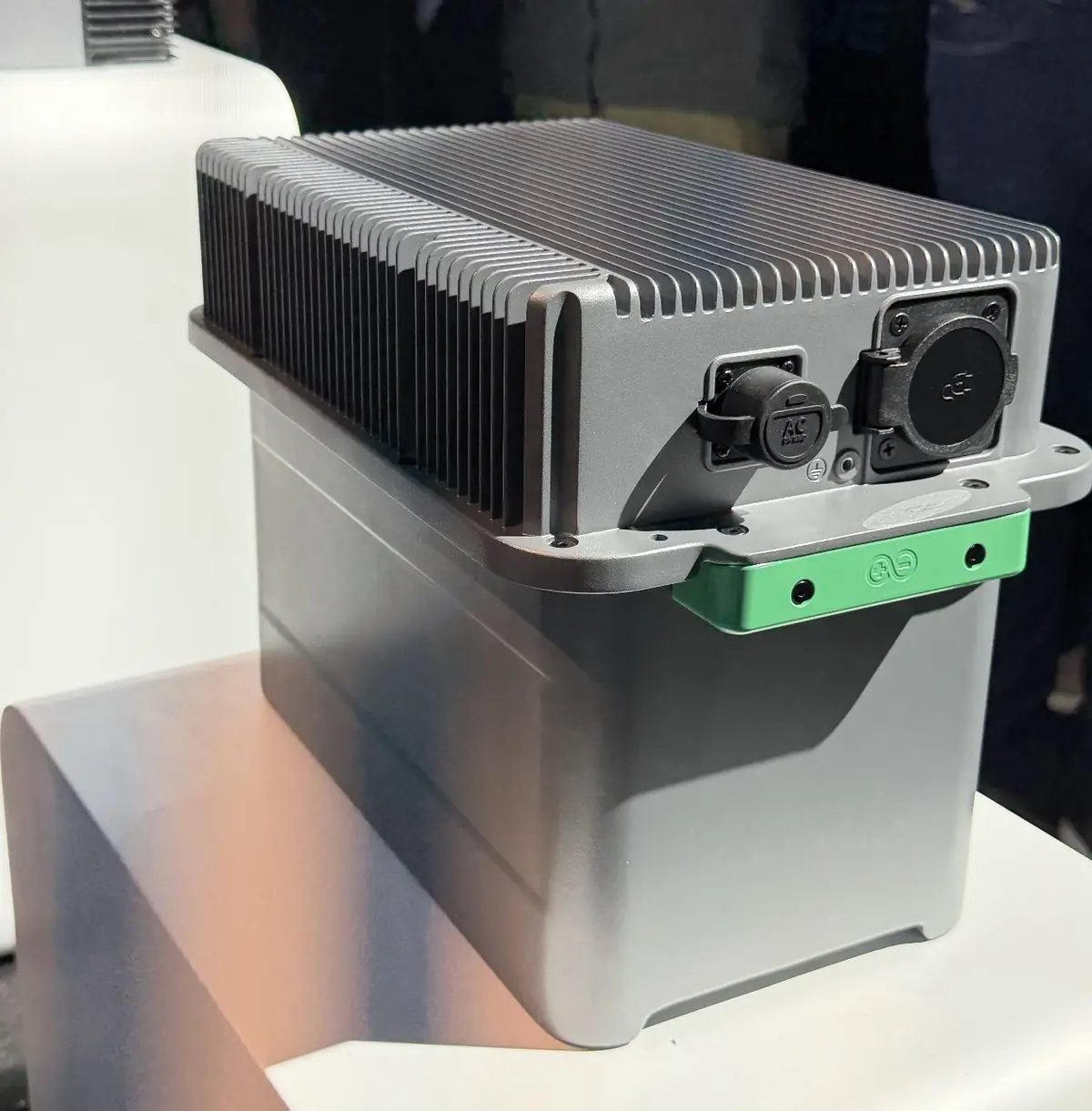 Batteries solaires&nbsp;: Zendure d&eacute;voile les SolarFlow 2400 AC+, 2400 Pro et 1600 AC+&nbsp;! (+ code promo)