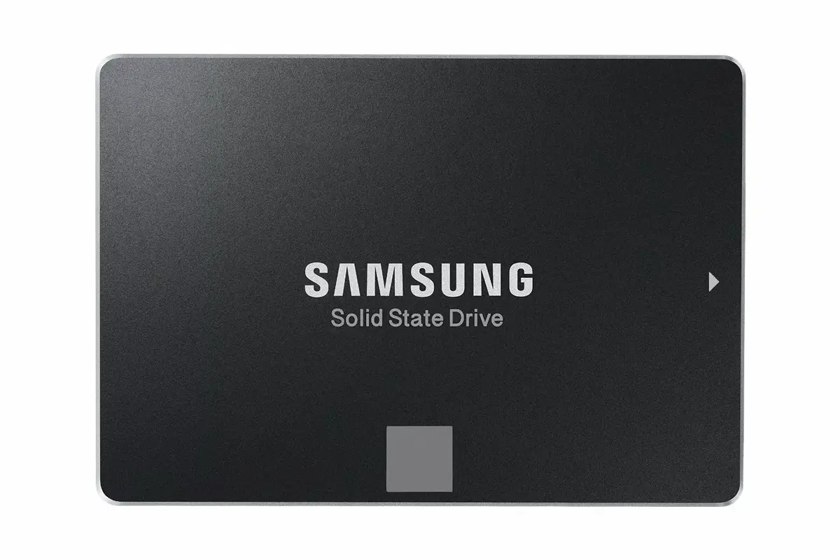 Bons plans : SSD 1To, kit d'objectifs iPhone, lecteur/graveur DVD et multiprise USB