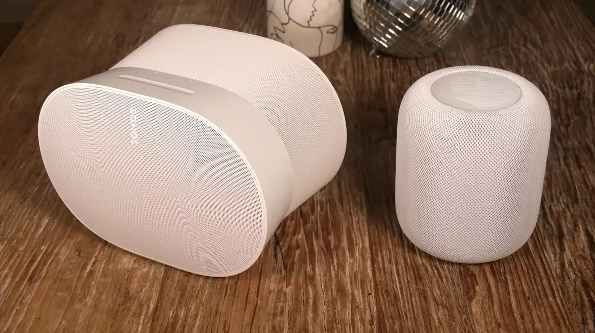 L'Era 300 est nettement plus volumineuse que le HomePod