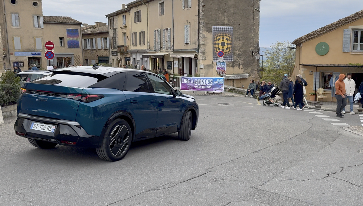 Essai Peugeot E-3008 en version électrique