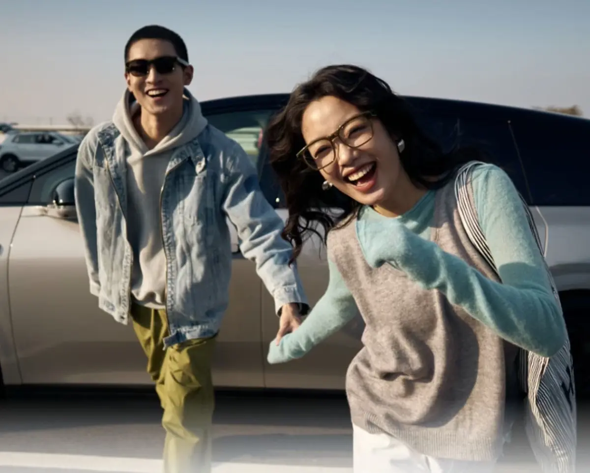 Ce constructeur auto dévoile ses lunettes connectées Livis, pensées pour la voiture