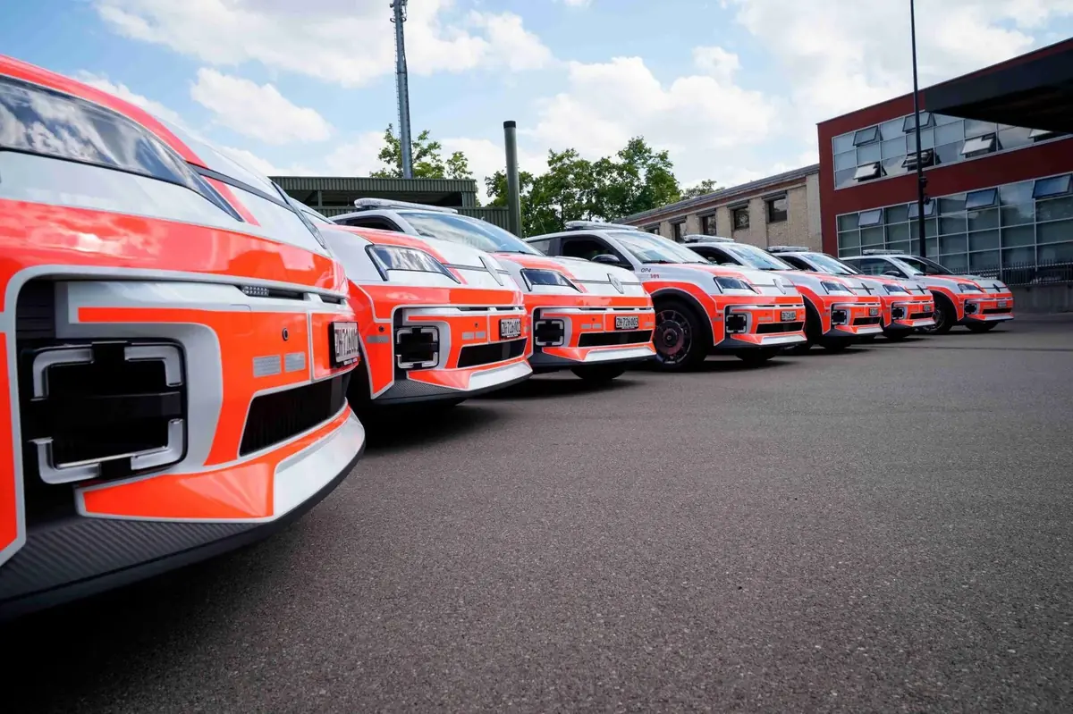 Ces policiers suisses troquent leurs Smart pour sept Renault 5 E-Tech electric