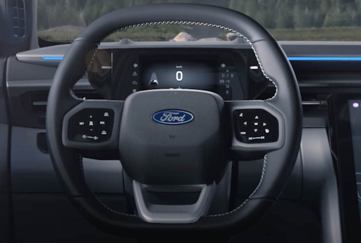 Essai Ford Explorer 2024 : prêt à manger du Scénic ? (vidéo)