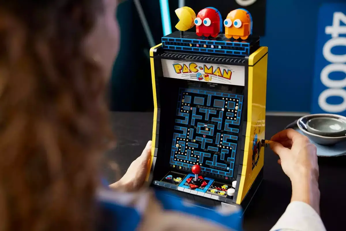 Que dites-vous de cette borne arcade Pac-Man en LEGO ?