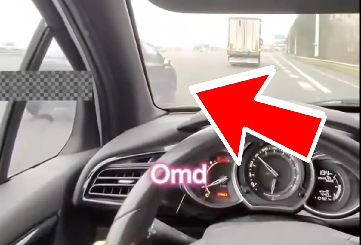 Harcel&eacute;e sur l'A1, une TikTokeuse utilise ses Ray-Ban Meta pour filmer la sc&egrave;ne