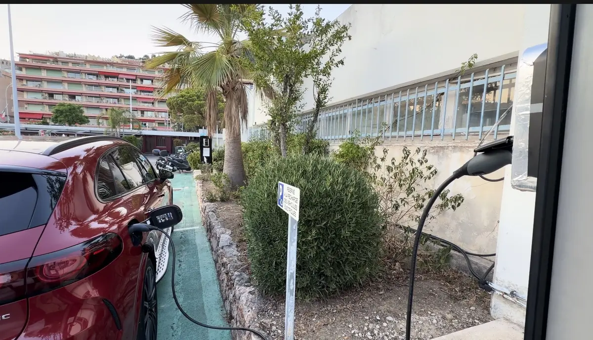 P&eacute;nalit&eacute;s abusives et tarifs opaques&nbsp;: la "charge lente" des voitures &eacute;lectriques vire &agrave; l'arnaque&nbsp;!