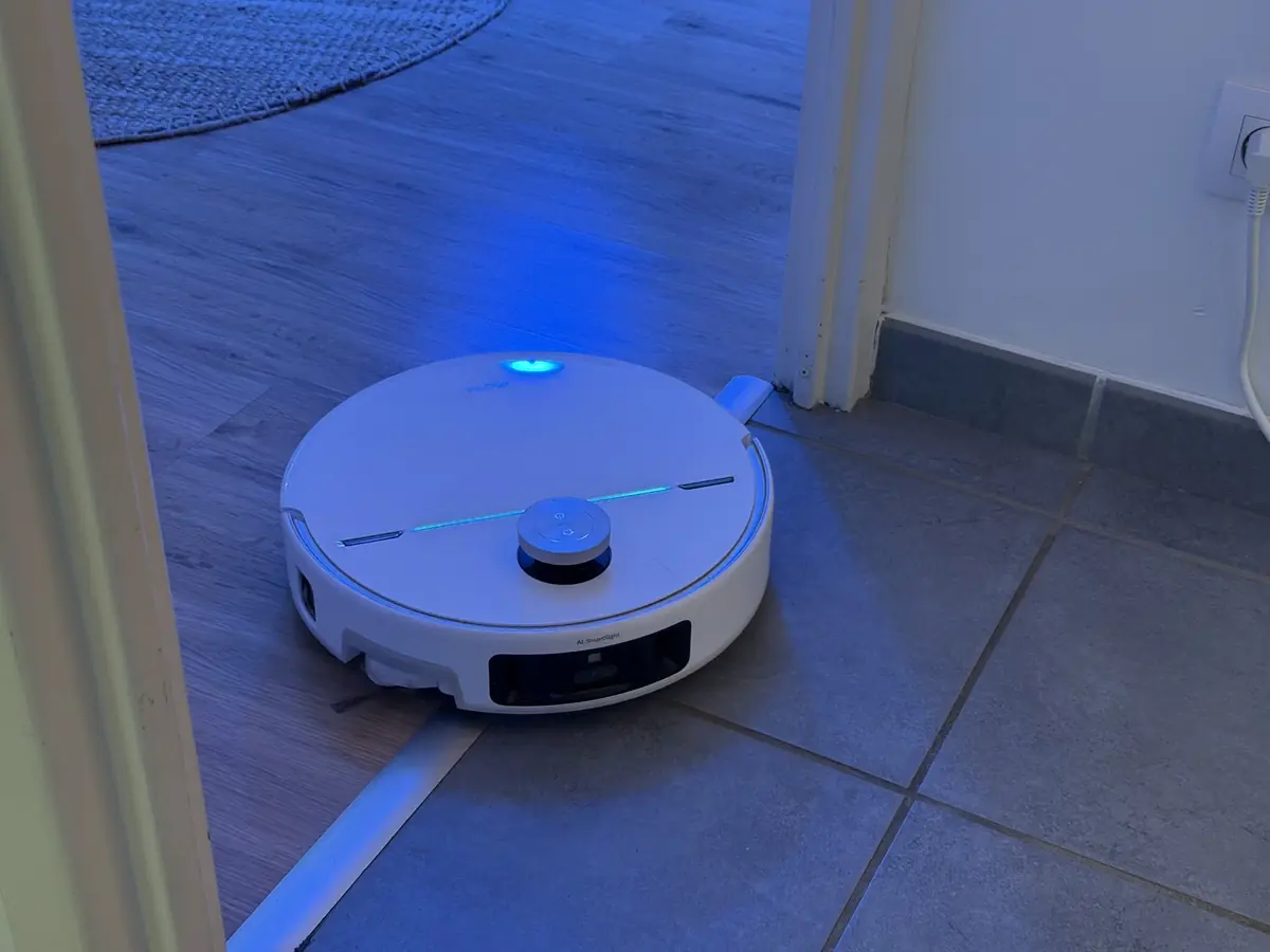 Test du MOVA V70 Ultra Complete&nbsp;: le robot aspirateur qui a le bras long