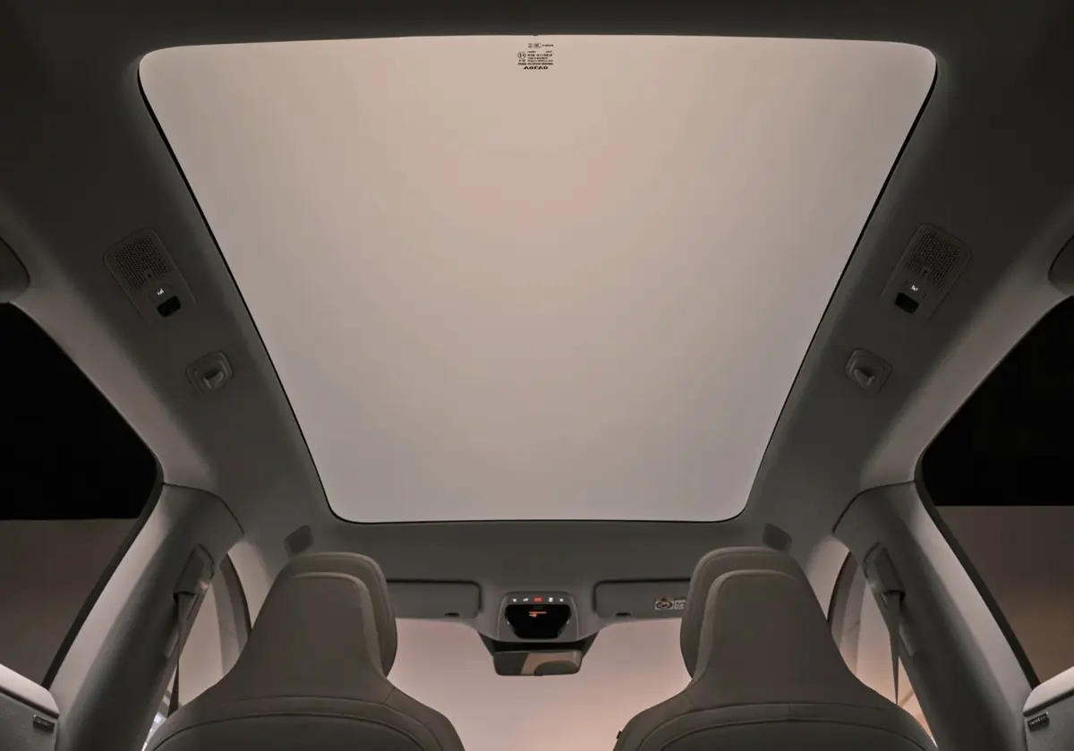 Volvo EX60 2026&nbsp;: 680 ch, 800V, &eacute;cran convexe, 810 km d'autonomie, et sans bug&nbsp;?