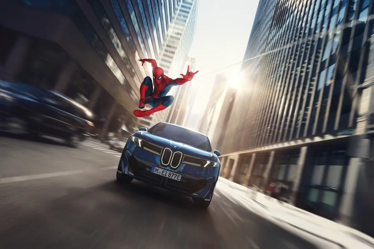 Spider-Man s&rsquo;invite sur l&rsquo;&eacute;cran des BMW au d&eacute;marrage&nbsp;!