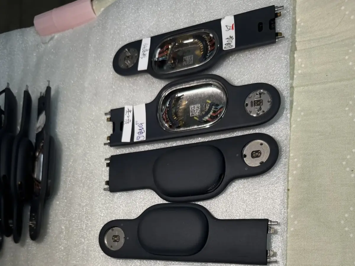Des pi&egrave;ces noires de Vision Pro fuitent encore