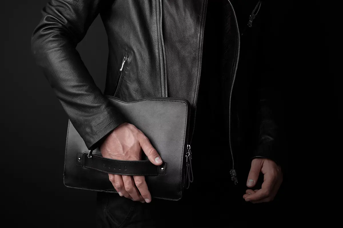 Mujjo lance sa sacoche "Carry-On" en cuir pour MacBook 12"