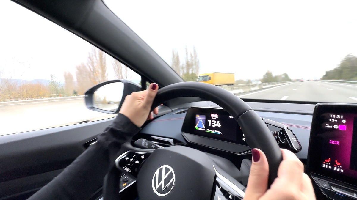 Essai Volkswagen ID.5 GTX : prix, autonomie, consos, recharge et conduite sur neige