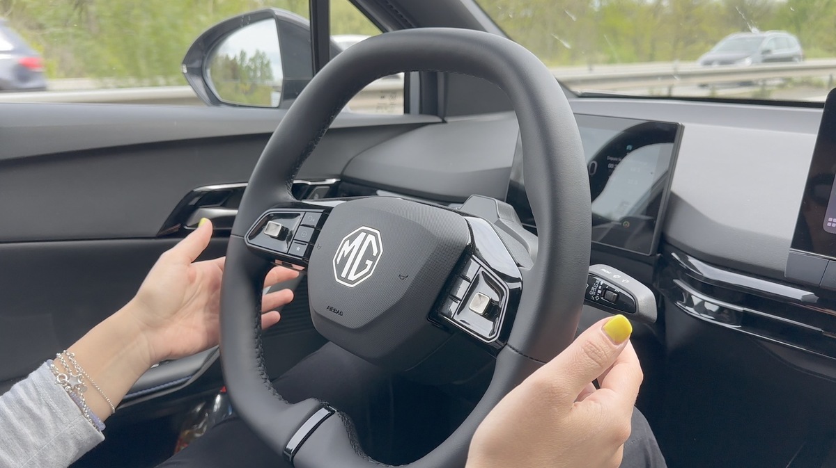 Essai MG4 Luxury : prix, autonomie, recharge... la meilleure voiture électrique abordable de 2023 ?
