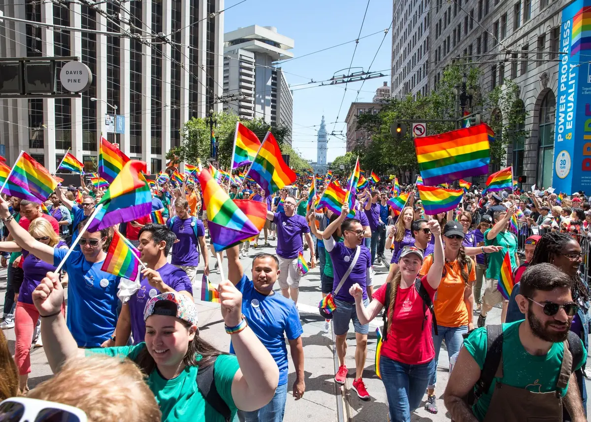 Apple à la Gay Pride de San Francisco (avec un bracelet spécial pour Apple Watch !)