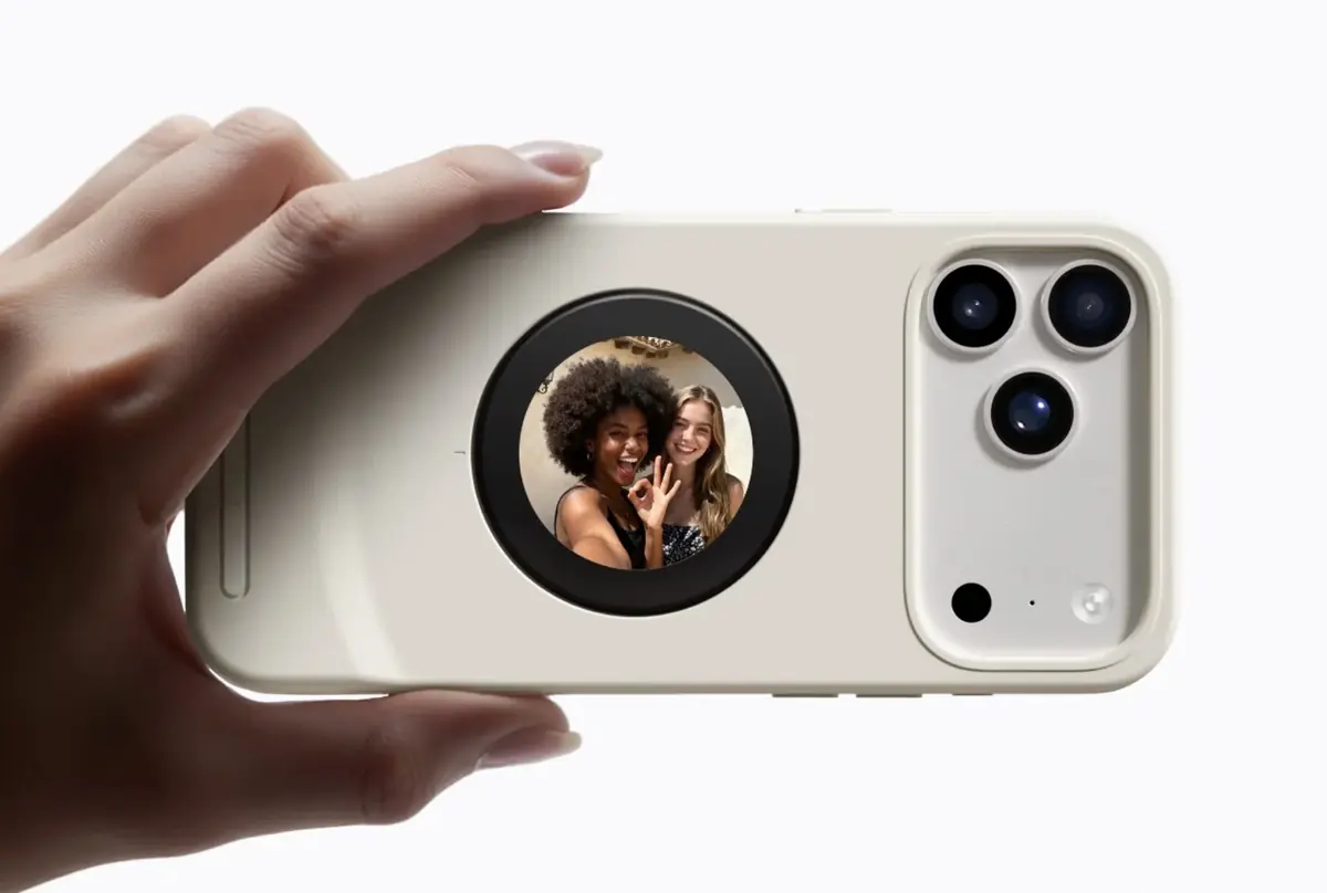 Selfix : cette coque ajoute un écran et un slot microSD à l'iPhone 17 Pro