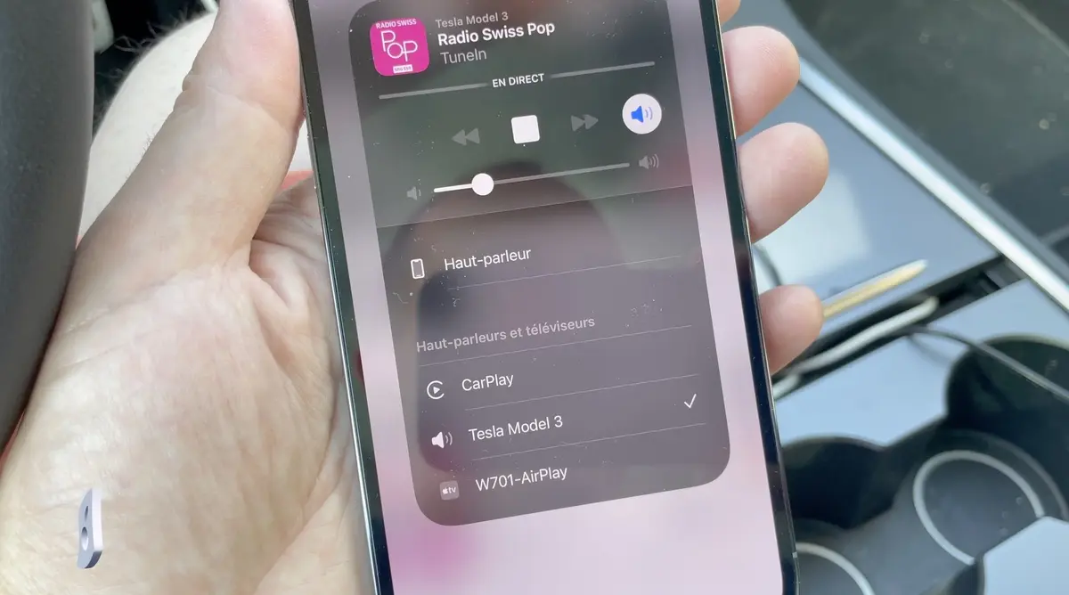 CarPlay WiFi chez Tesla ? Test de Carpuride, un boitier pour les voitures sans CarPlay