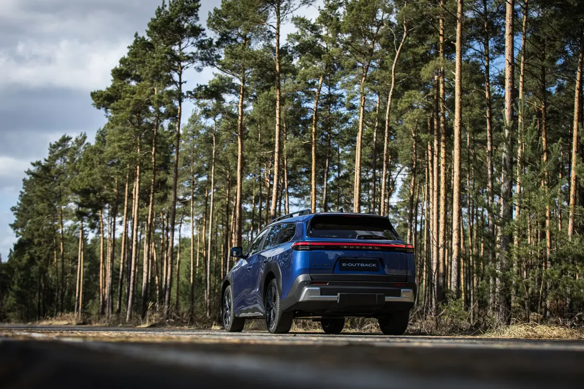 Subaru E-Outback&nbsp;: le break sur&eacute;lev&eacute; passe au 100 % &eacute;lectrique avec 523 km d'autonomie
