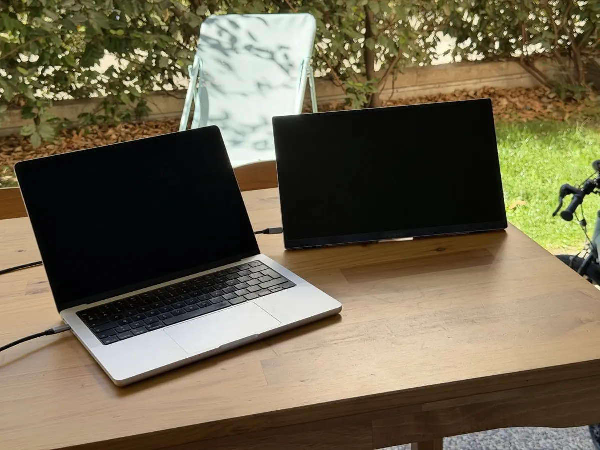 Test de l'&eacute;cran portable tactile JapanNext&nbsp;: un 15,6 pouces complet &agrave; glisser dans le sac