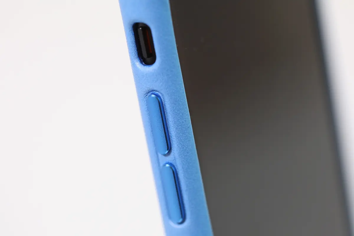 iPhone 7 : aperçu des nouvelles coques en cuir "Bleu Méditerranée"