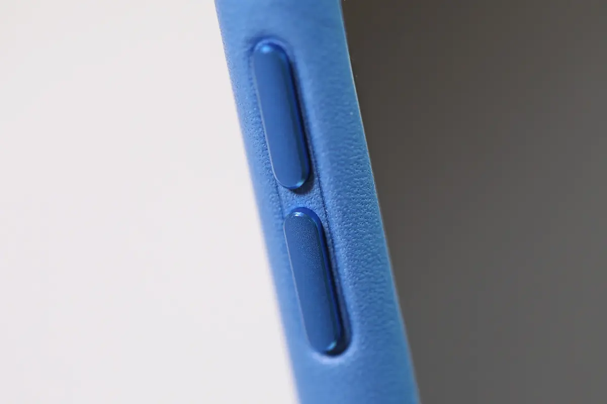 iPhone 7 : aperçu des nouvelles coques en cuir "Bleu Méditerranée"