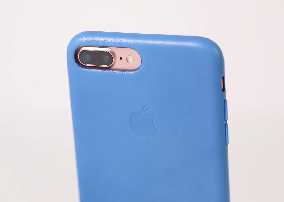 iPhone 7 : aperçu des nouvelles coques en cuir "Bleu Méditerranée"