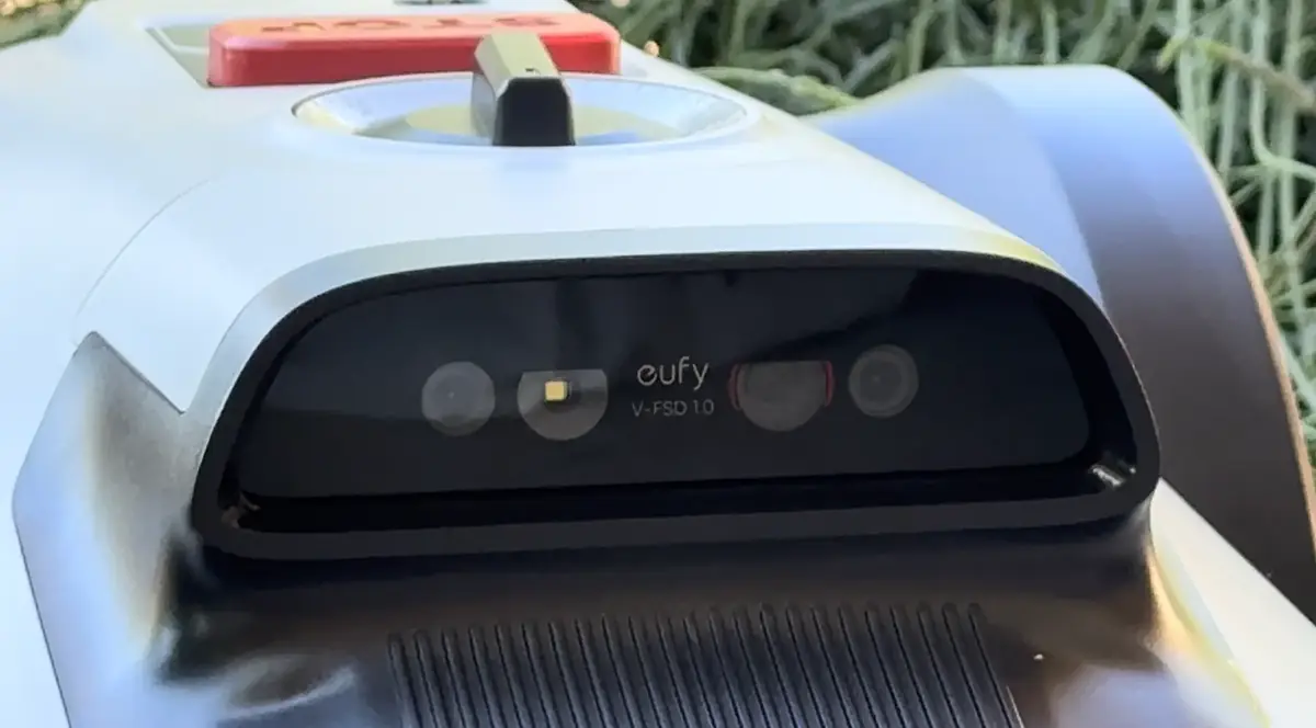 Test Eufy C15&nbsp;: le premier robot-tondeuse d&rsquo;Anker peut-il convaincre&nbsp;?