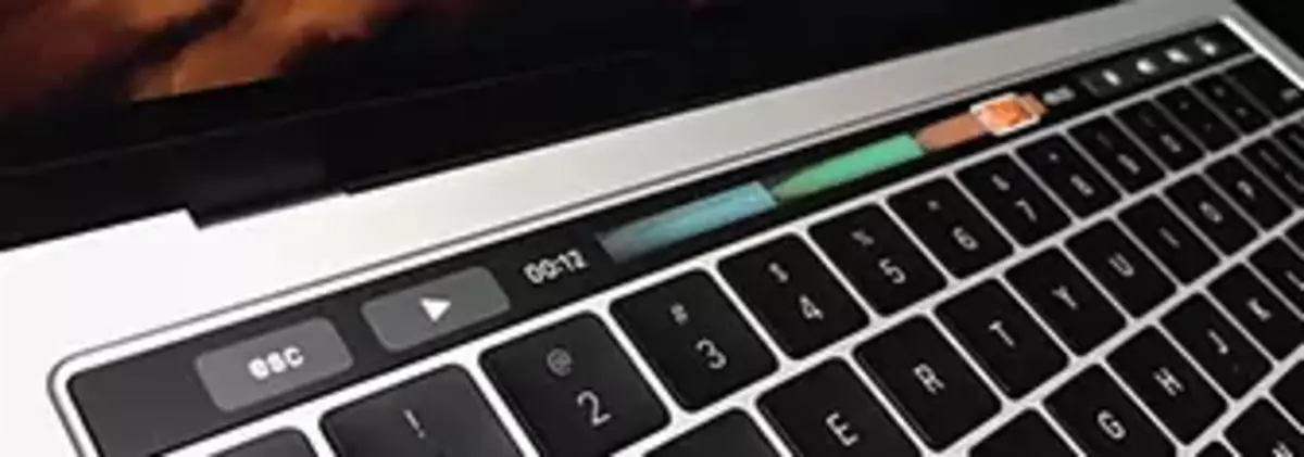 MacBook Pros עם Touch Bar בדרך