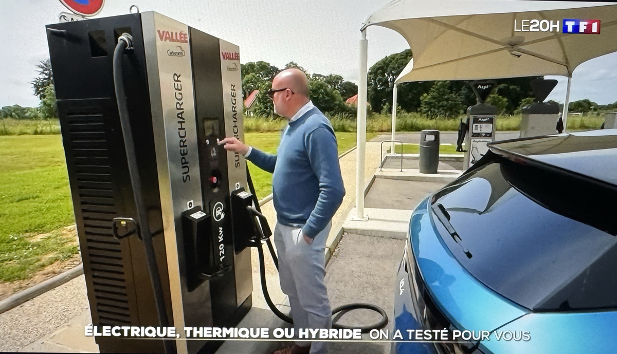 Voiture électrique ou thermique ? Un journaliste du 20H de TF1 bizarrement très malchanceux