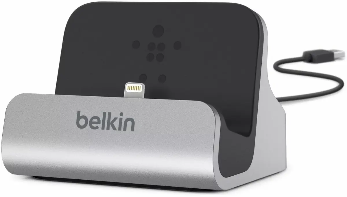 #BlackFriday : télécommande logitech & station d'accueil Belkin à -50 % (avec cables et supports)