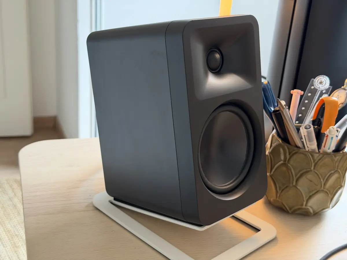 Test des Kanto ORA4&nbsp;: les enceintes de bureau qui changent tout
