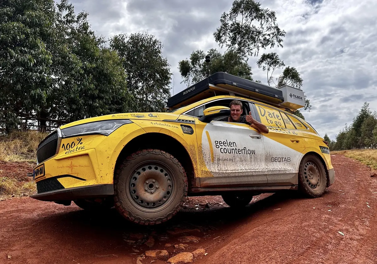 Ils traversent l'Afrique en voiture électrique ! Interview des VanLifers "4x4Electric"