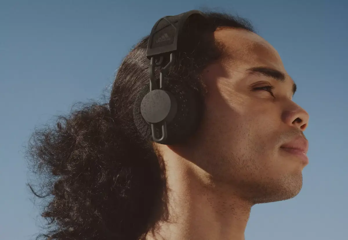 Adidas se met aussi au casque Bluetooth avec charge solaire