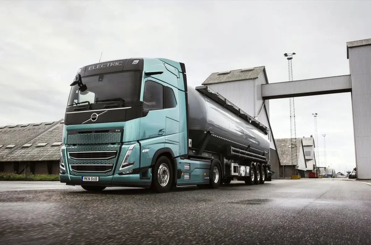 Volvo d&eacute;voile un camion &eacute;lectrique capable de rouler 700 km sur une charge