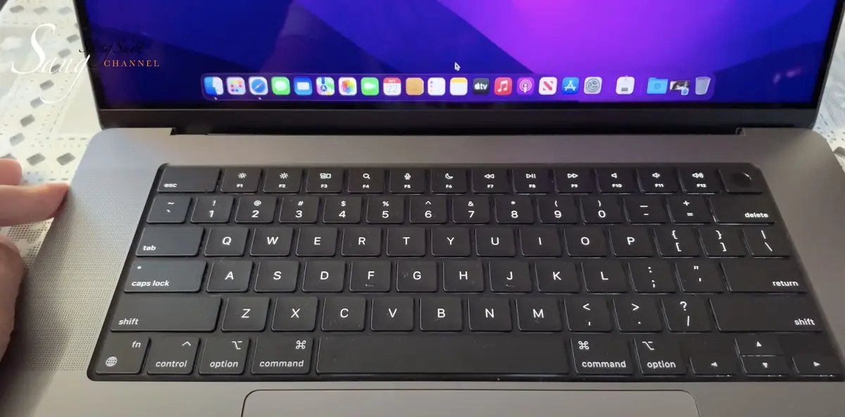 Un premier déballage du MacBook Pro M1 Pro 16"