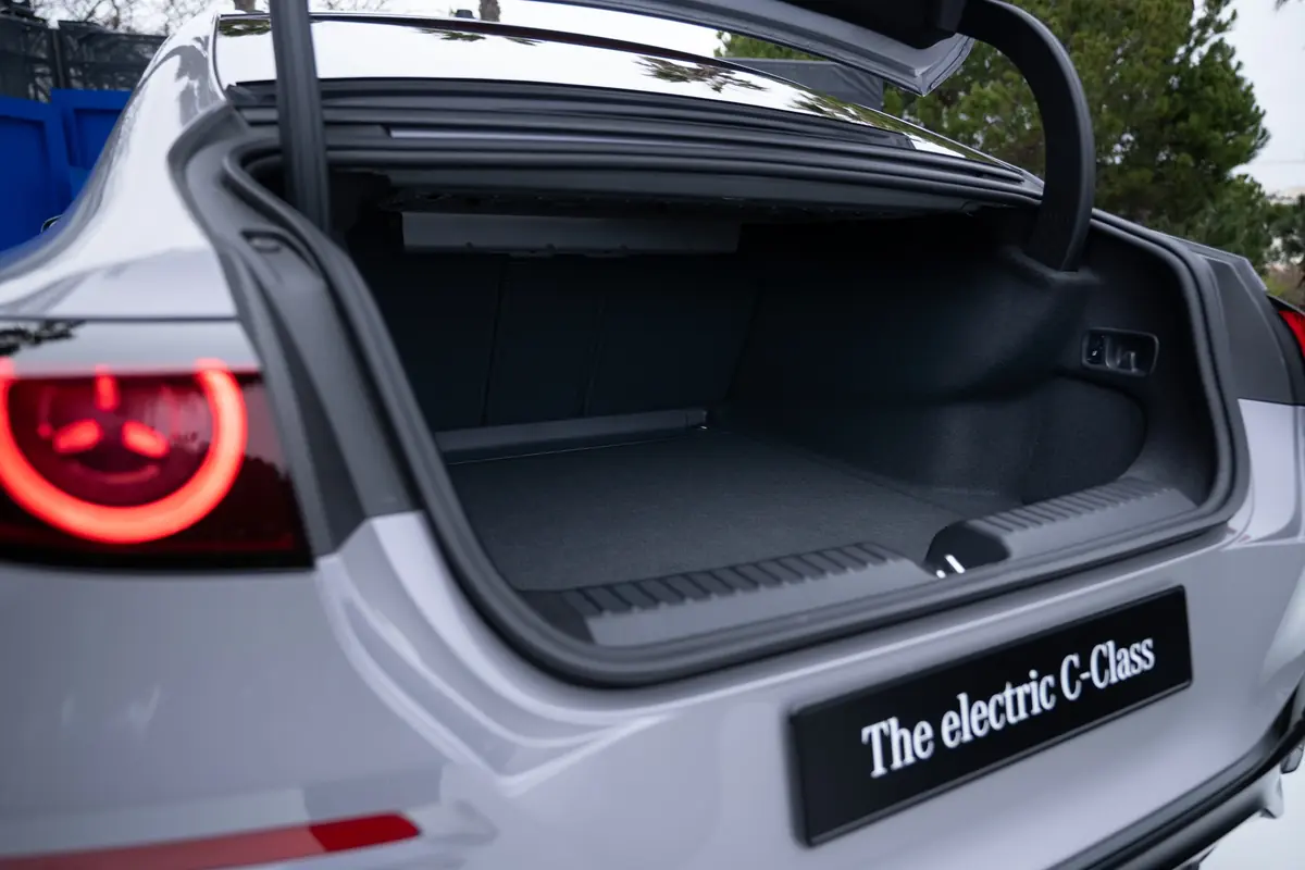 Mercedes Classe C &eacute;lectrique&nbsp;: vous prendrez bien un peu de d&eacute;mesure&nbsp;?