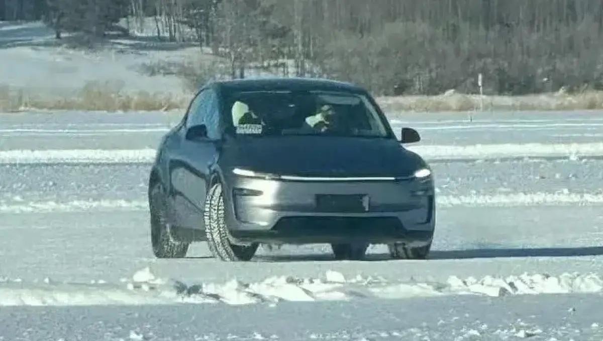 Tesla Model Y 2025 "Juniper" : ce que révèlent les dernières photos intérieur/extérieur