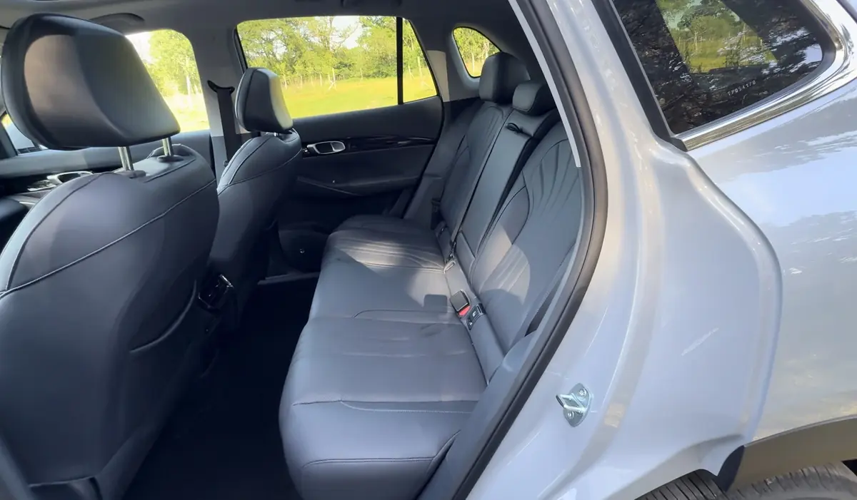 Essai Geely E5&nbsp;: une bonne le&ccedil;on de "premium" &agrave; Volkswagen et Stellantis&nbsp;!