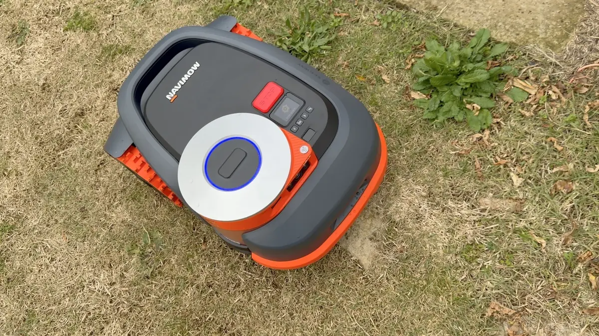 Test Navimow H206&nbsp;: un robot-tondeuse avec LIDAR et AirTag int&eacute;gr&eacute;s pour les grands jardins&nbsp;!