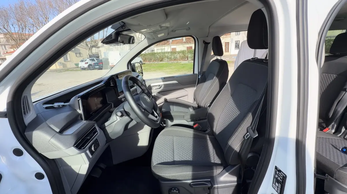 Essai Volkswagen eCaravelle&nbsp;: le &laquo;&nbsp;transporteur&nbsp;&raquo; passe &agrave; l&rsquo;&eacute;lectrique, et ce n&rsquo;est pas une r&eacute;ussite
