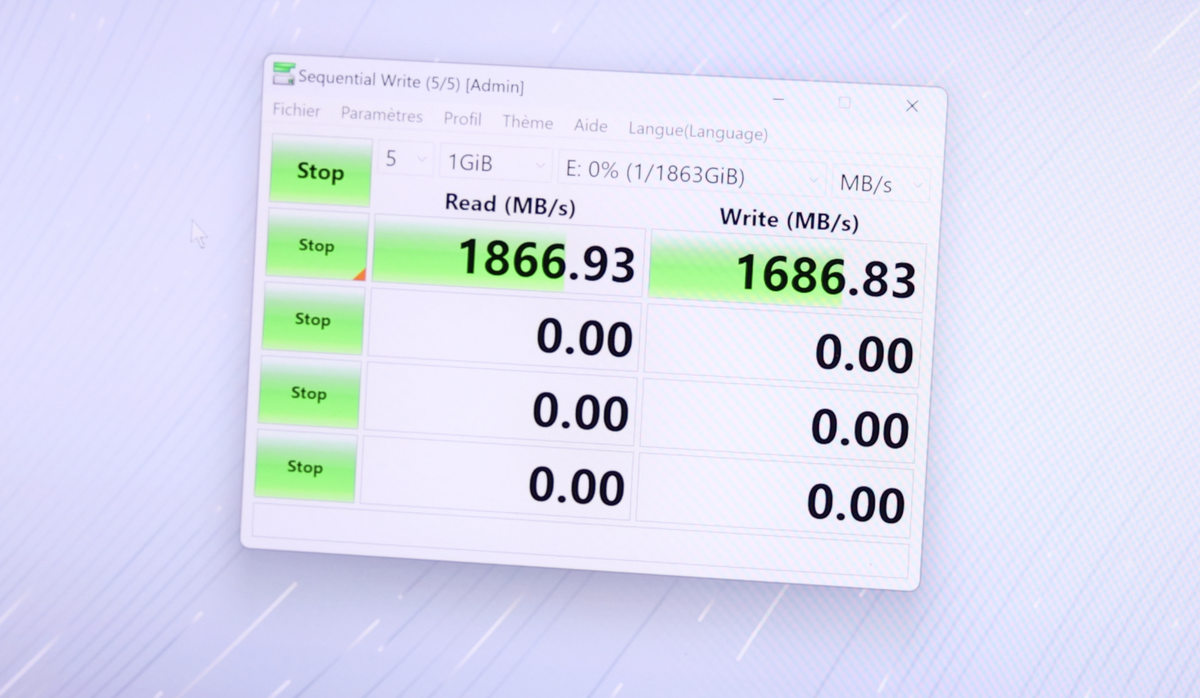 Test MacBook Pro M3 Max contre Razer Blade 16 i9 RTX 4080, le match !