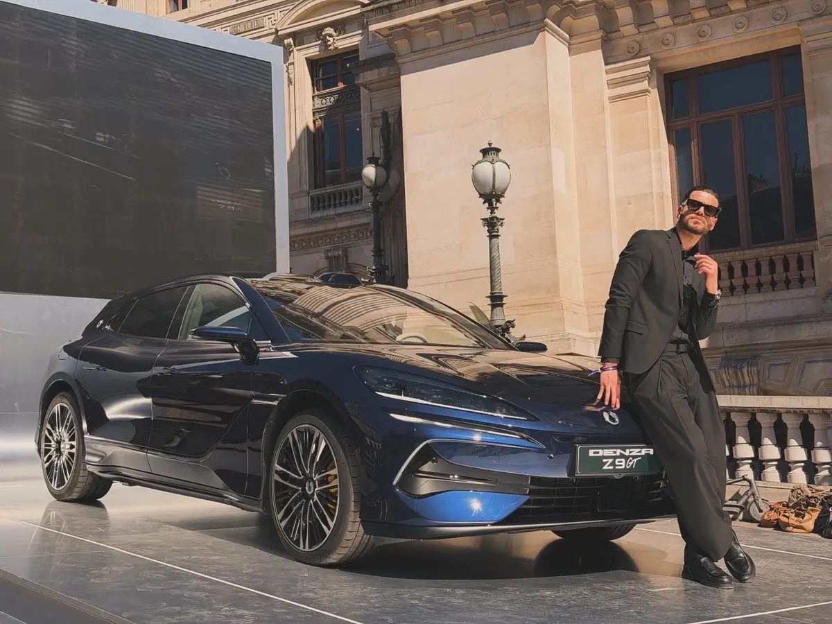 Op&eacute;ra Garnier, Jet Set, Danseuses et Denza Z9GT, une voiture chinoise &agrave; 120 000&euro; tr&egrave;s sophistiqu&eacute;e