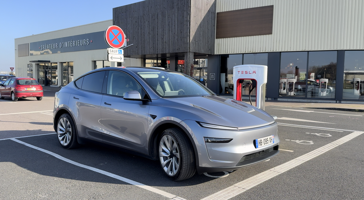 La Chine interdit les poign&eacute;es de portes &eacute;lectriques, Tesla en premi&egrave;re ligne