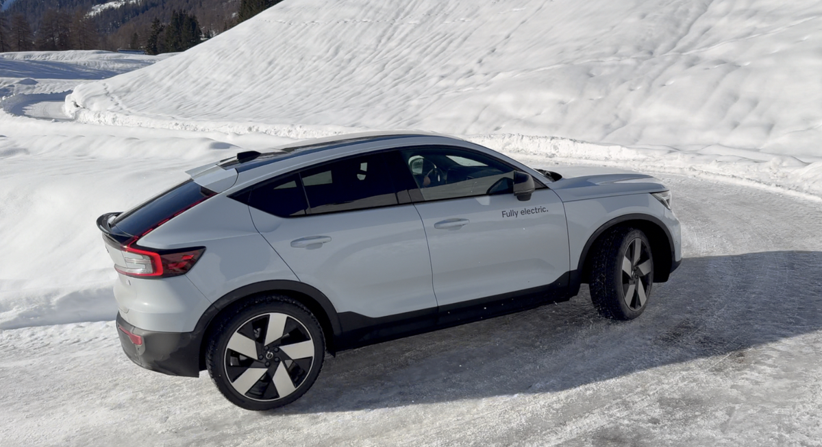 Essai Volvo C40 Recharge 2024 dans les Alpes suisses : enfin une autonomie correcte ?