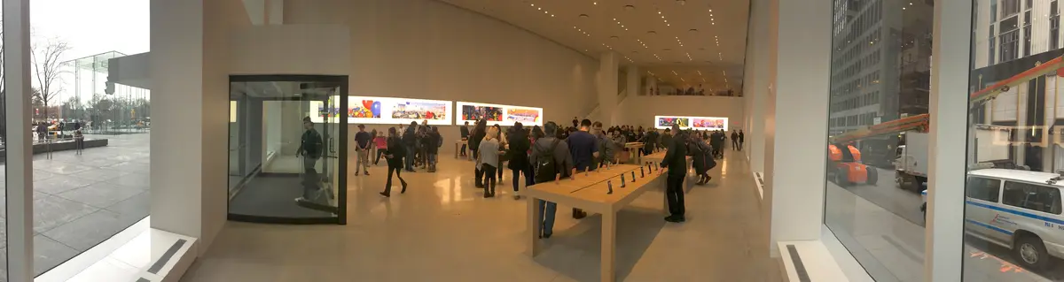 Des photos de l'intérieur de l'Apple Store temporaire de la 5th Avenue de New-York