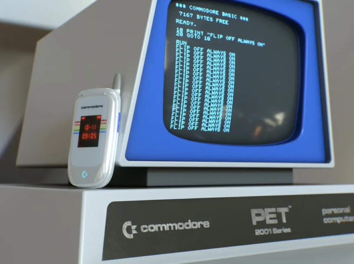 Commodore lance le Callback 8020, un t&eacute;l&eacute;phone &agrave; 500 euros qui a une grosse particularit&eacute;