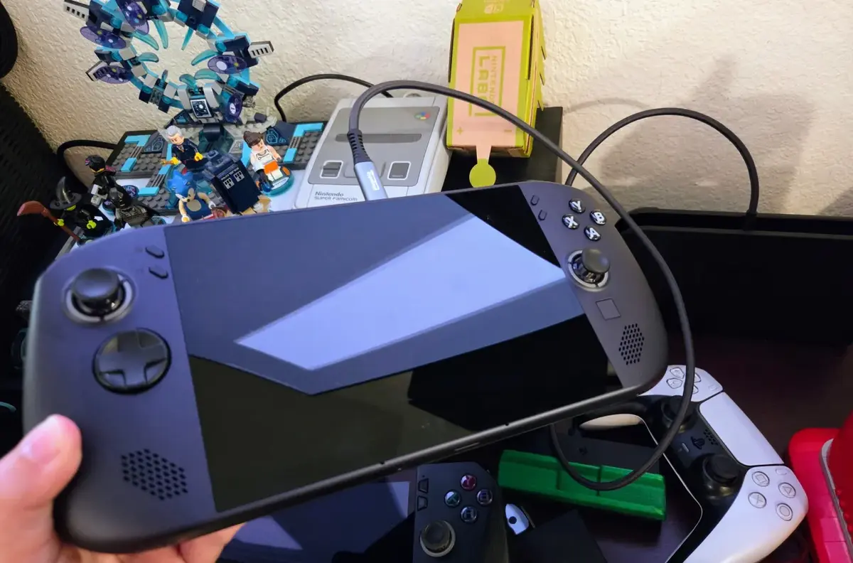 La Legion Go sous Steam OS testé sur le dock Switch 2 par The Verge