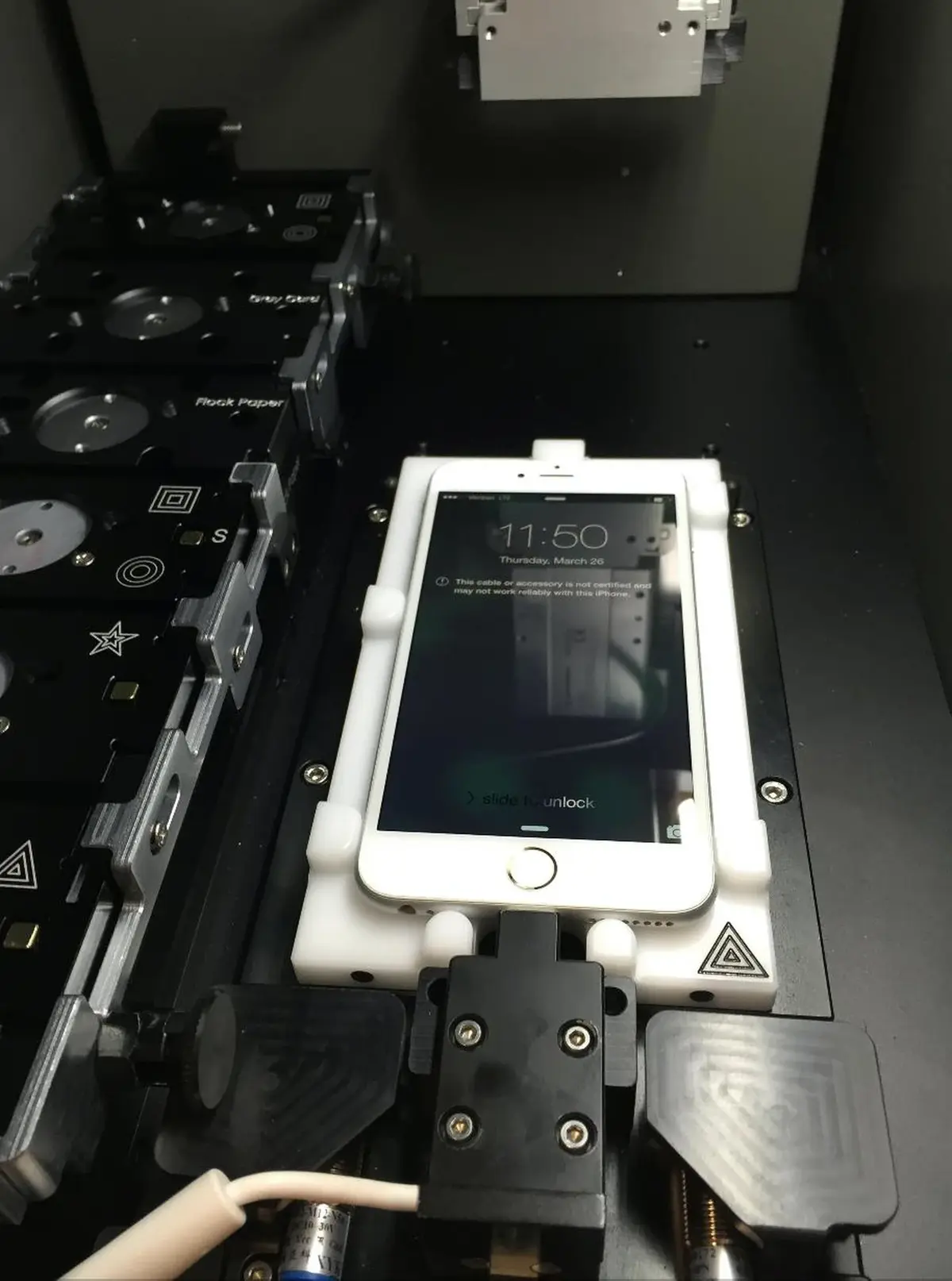 L'image du jour : voici la machine qui sert à calibrer les iPhone