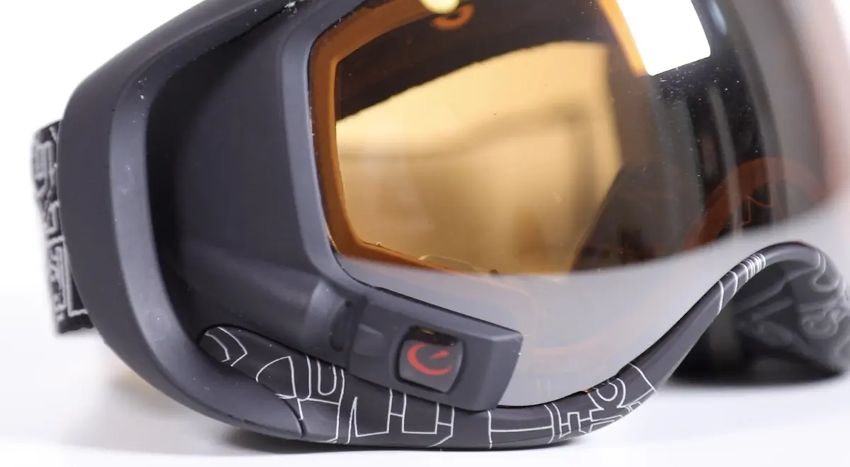 Test du Oakley Airwave 1.5, un masque de ski connecté avec affichage tête haute !