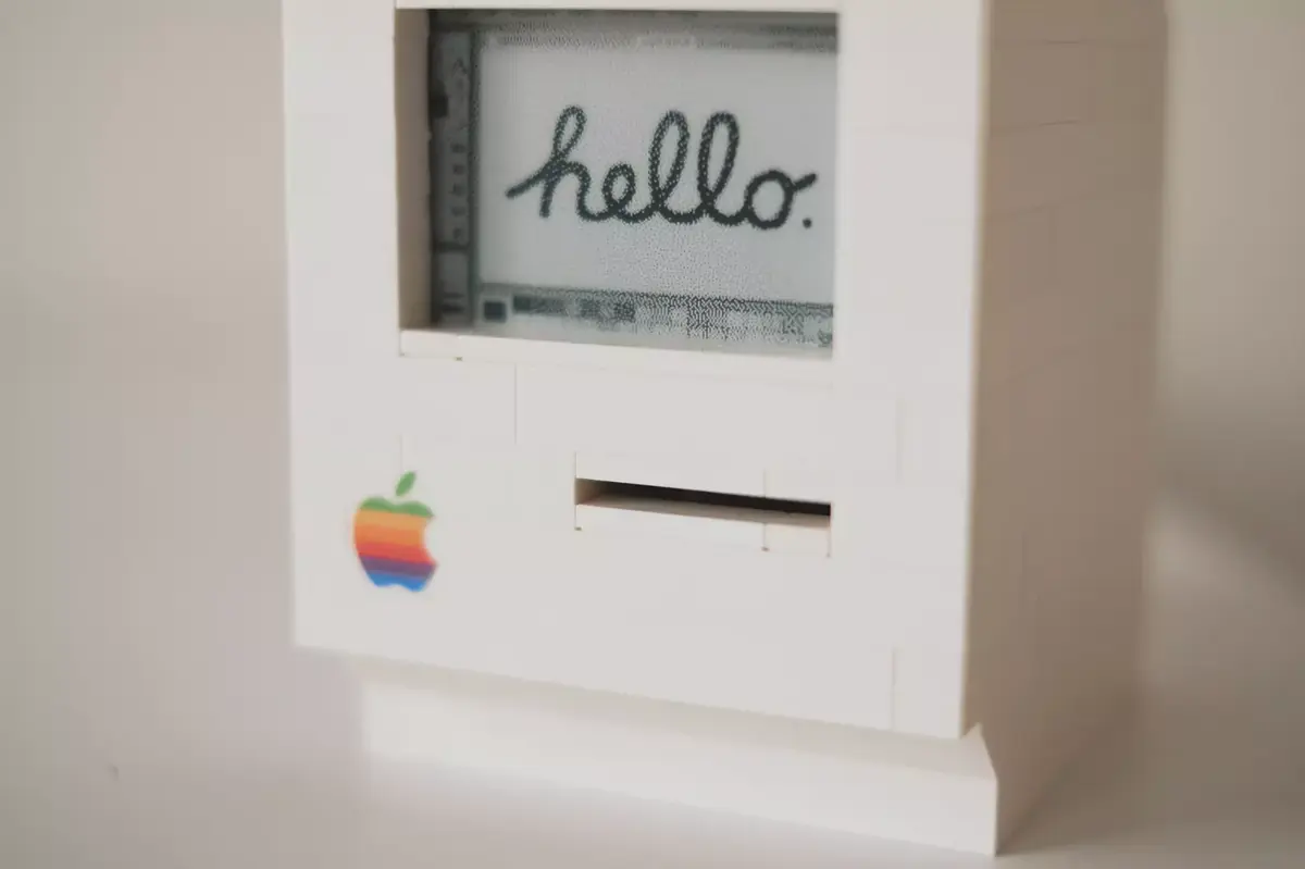 Insolite : il crée un Macintosh Classic "fonctionnel" avec des LEGO et un Raspberry Pi