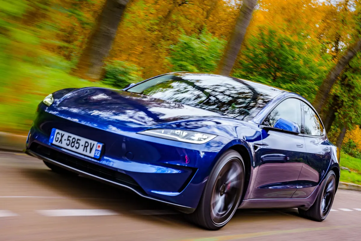 Le FSD de Tesla en Europe&nbsp;: la fin de la blague pr&eacute;vue pour le 10 avril&nbsp;?